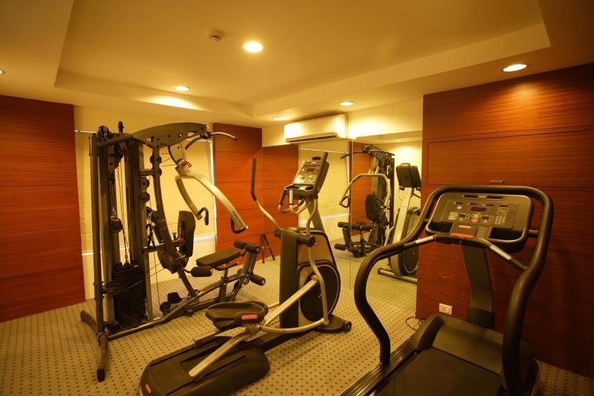 The Centre Point Hotel Chennai Exterior photo